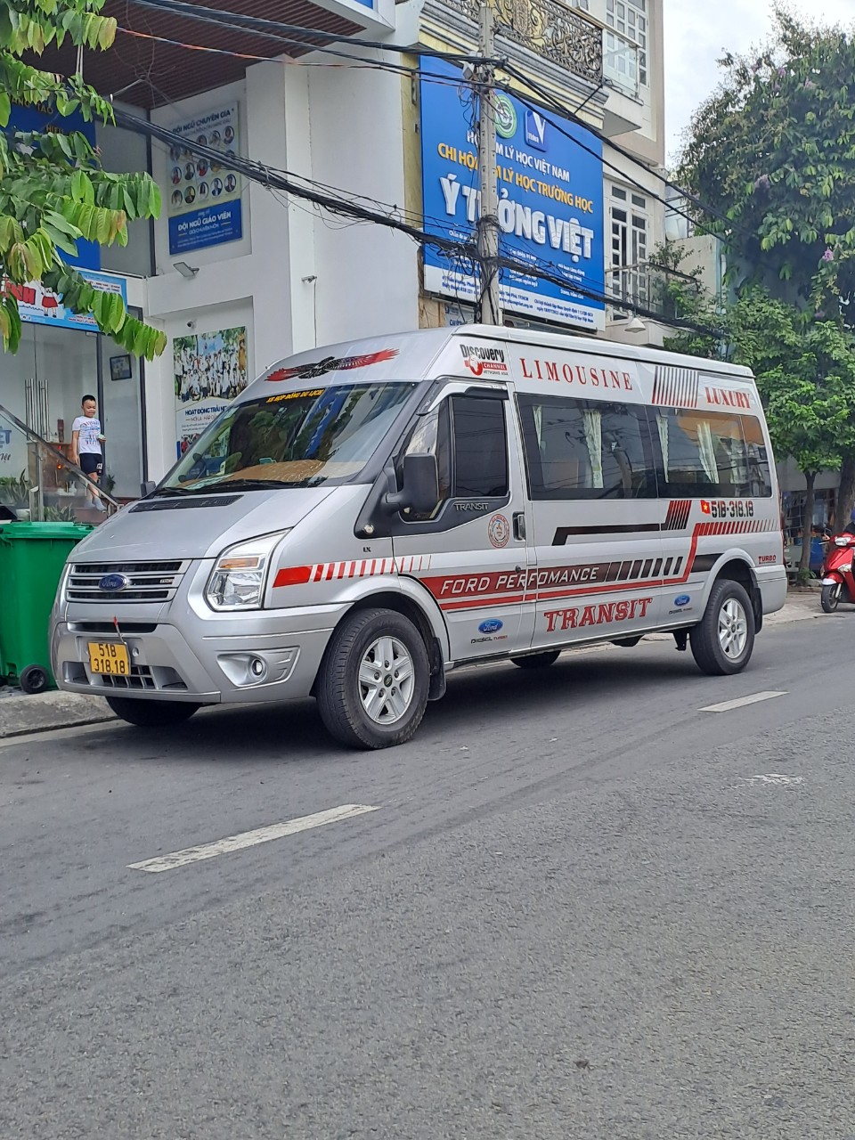 cho thuê xe du lịch giá rẻ tân bình